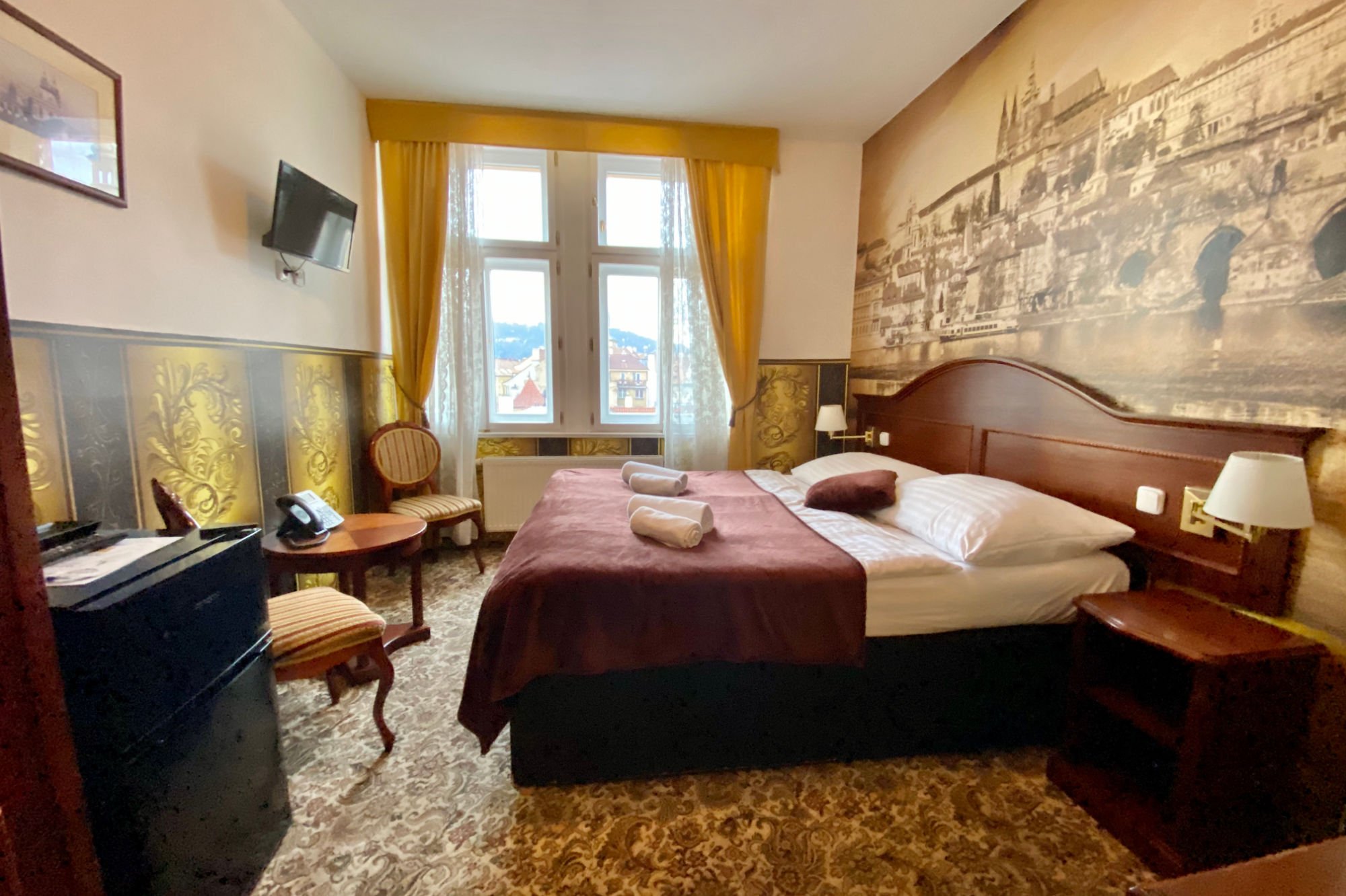 accommodation-deluxe-room3