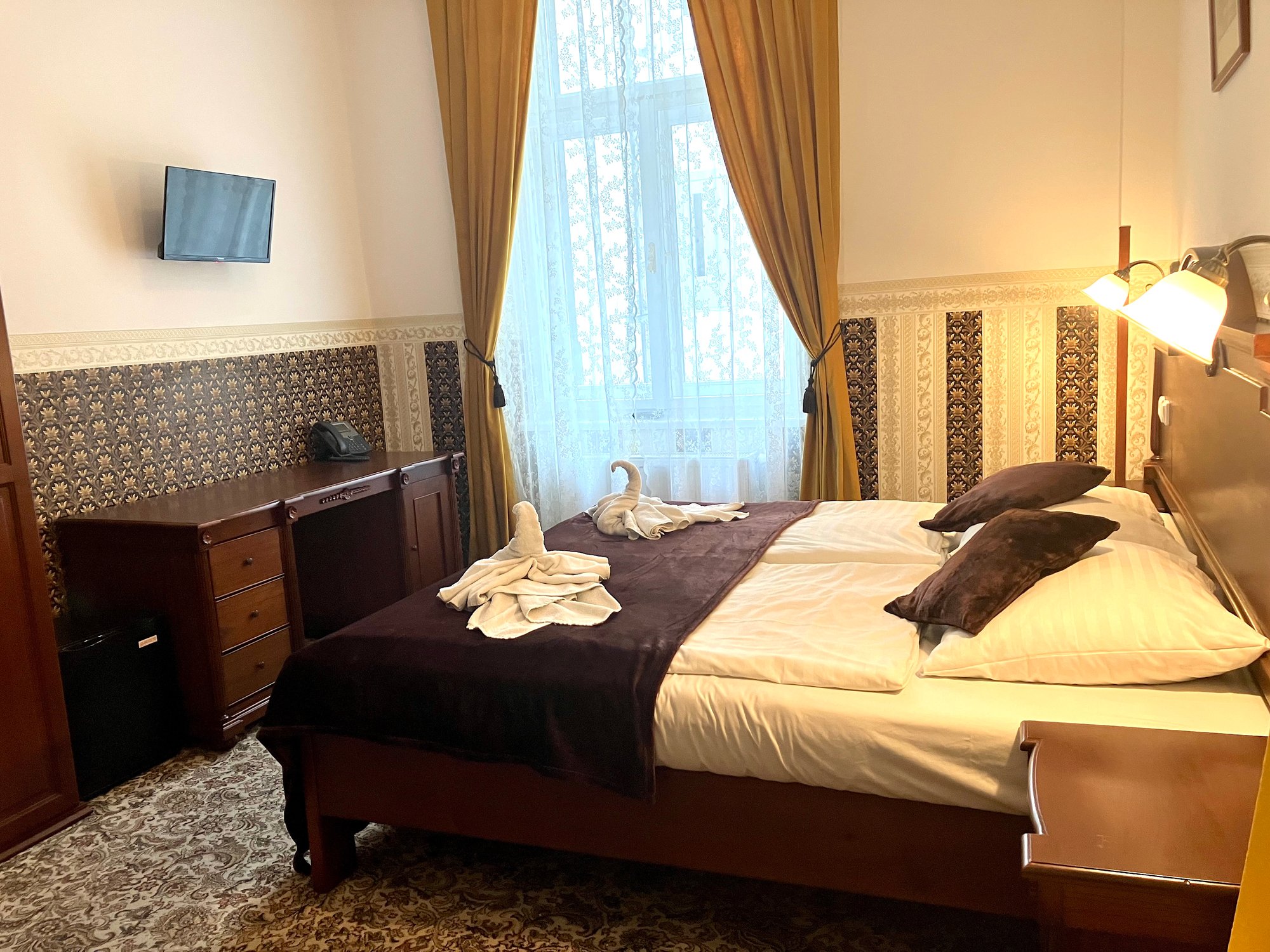 accommodation-standard-room1
