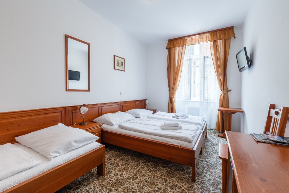 accommodation-standard-room1