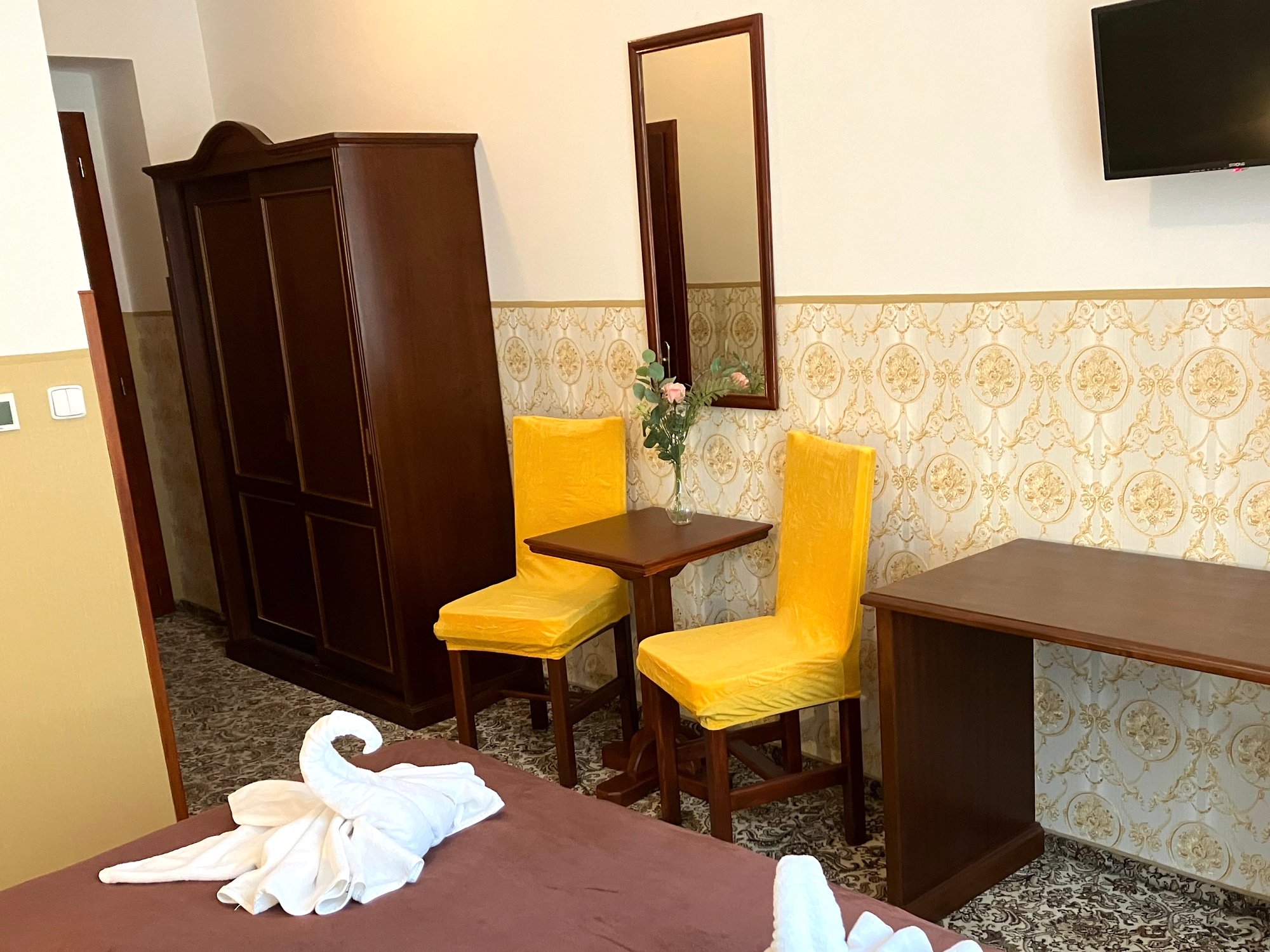 accommodation-standard-room5